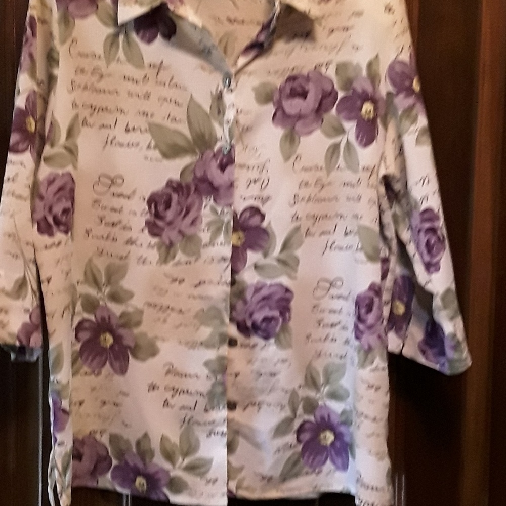 Floral blouse.